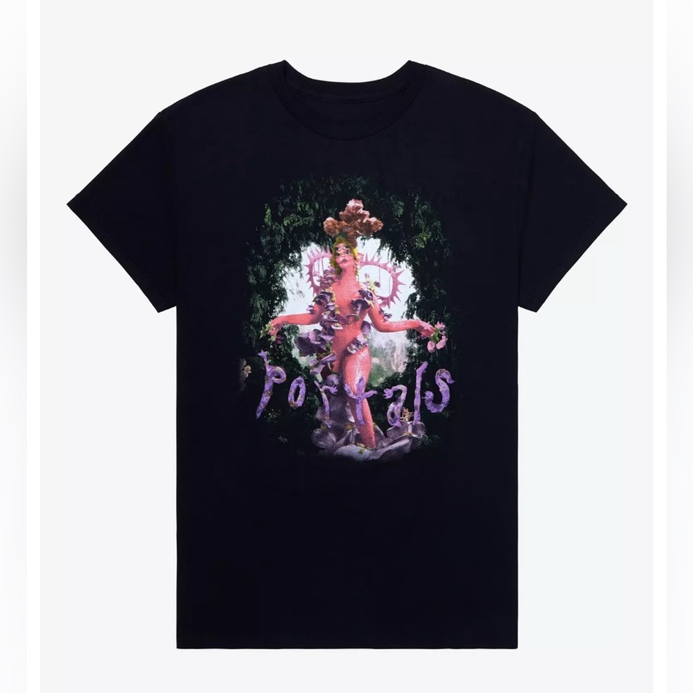 Melanie Martinez "Portals" Graphic Tee, EUC** send me an offer **